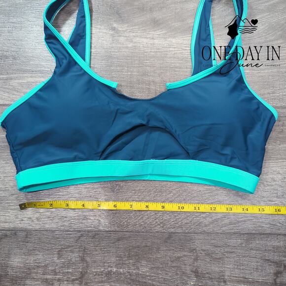 CharmLeaks Keyhole Crop Bikini Top Size XXL - Picture 2 of 3